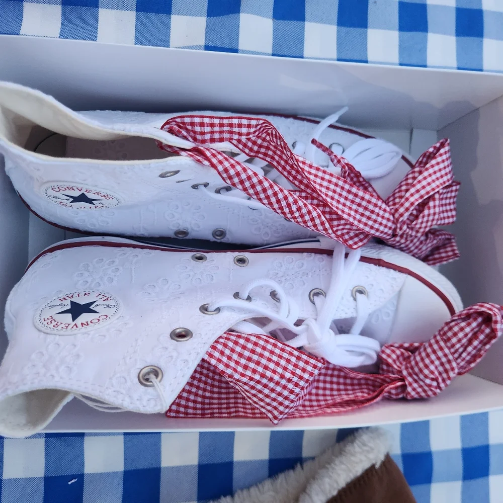 Converse All Star Chuck Taylor White and Red High-Top Sneakers - Picture 8 of 8